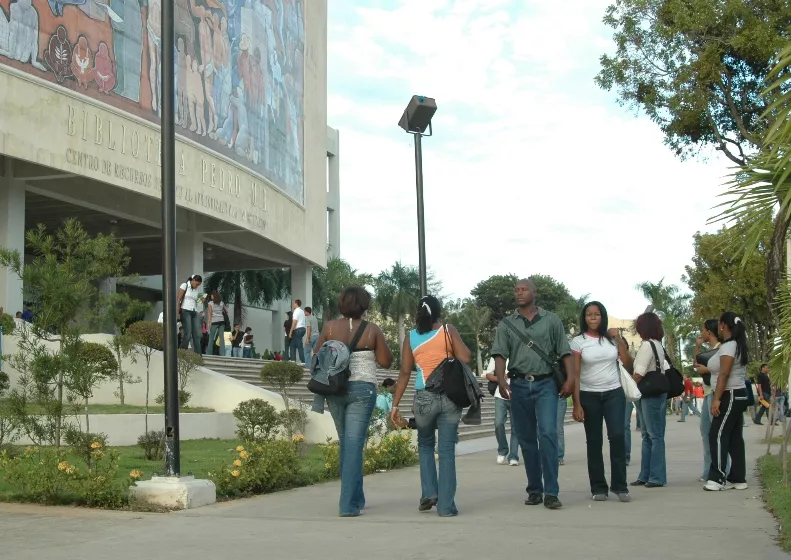 Estudiantes UASD.