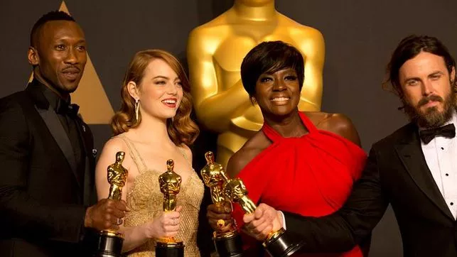 incredulidad-hollywood-fiasco-anuncio-oscar_ediima20170227_0763_4
