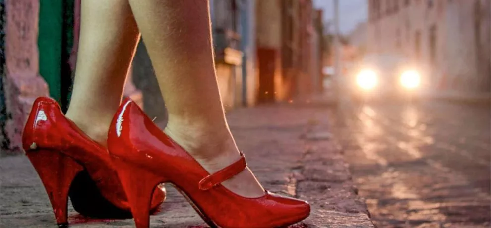 mujeres06-990×460