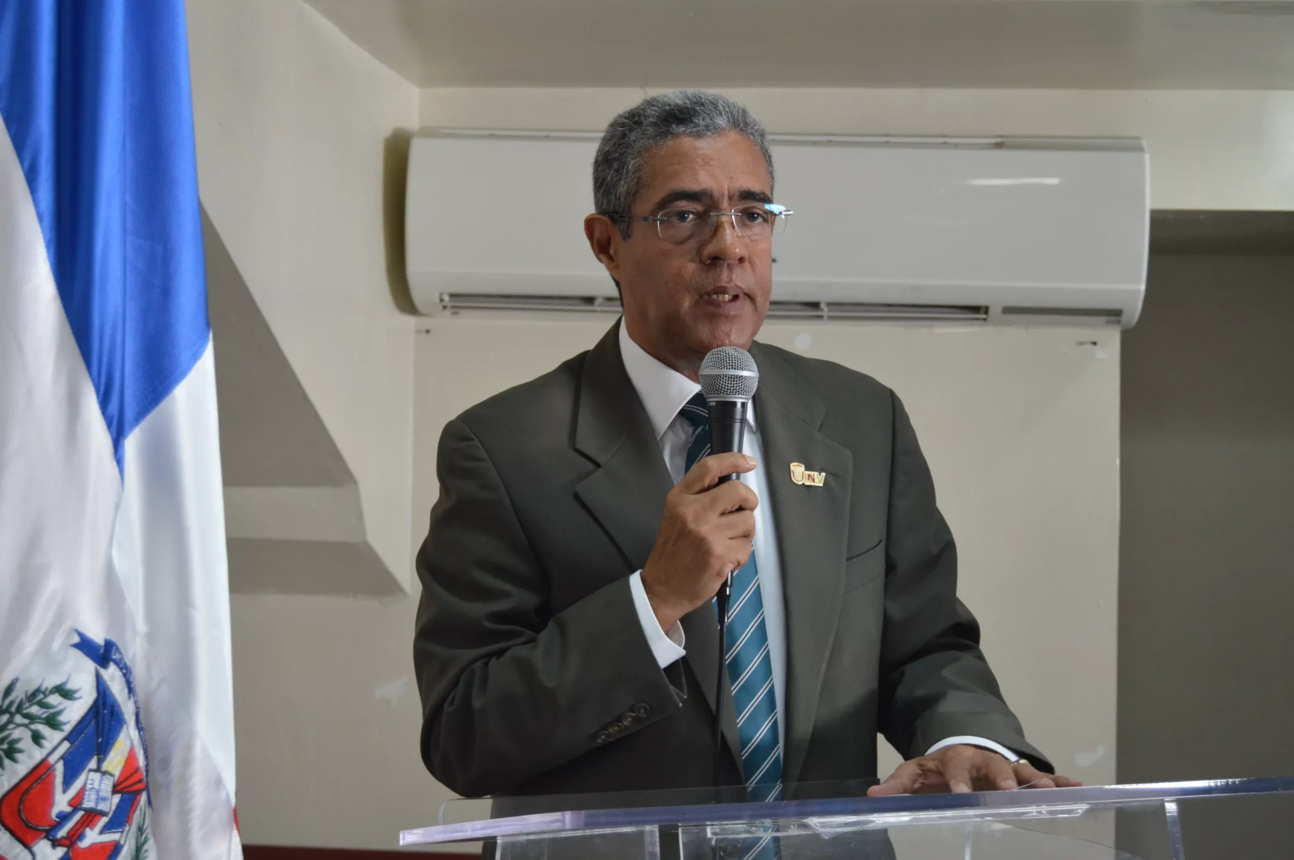 rector-unev