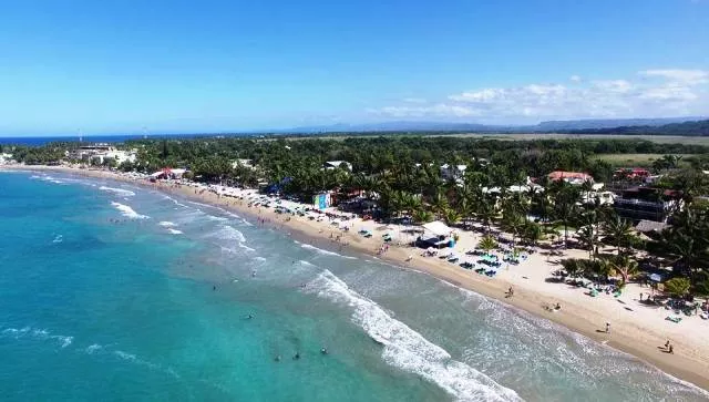 disminuyo-presencia-de-banistas-en-playas-de-puerto-plata-en-semana-santa-2017-1