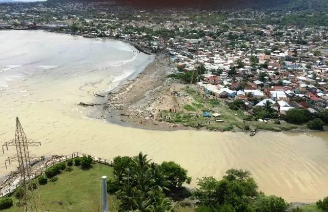 protestaran-en-aguas-negras-y-playa-oeste-exigiendo-del-gobierno-construccion-muro-de-contencion-1