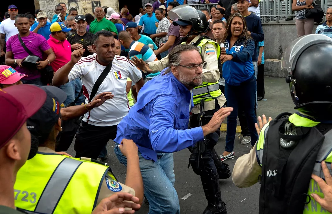 VENEZUELA-OPPOSITION-SUPPORTERS-WEEK-SCUFFLE