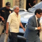 El desfile de los arrestados se inició con la salida del sol