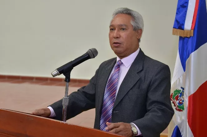 isidoro-santana-ministro-de-economia-planificacion-y-desarrollo