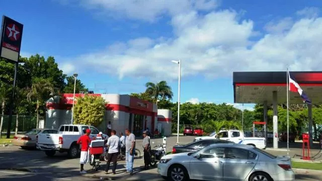 delincuentes-atracan-gasolinera-en-cabarete-muere-hombre-en-accidente-de-moto-en-montellano-1