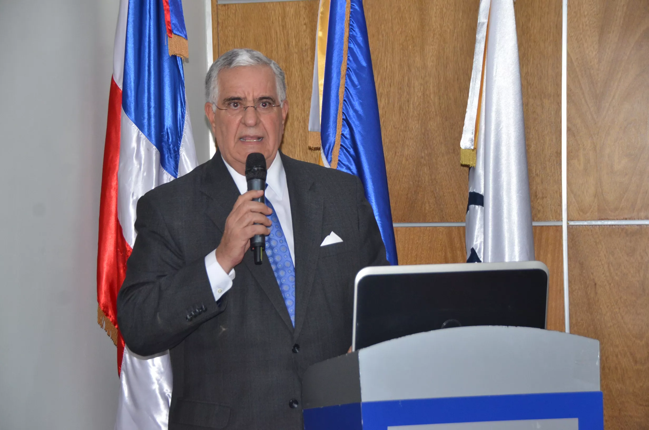 frederich-bergees-durante-el-conversatorio