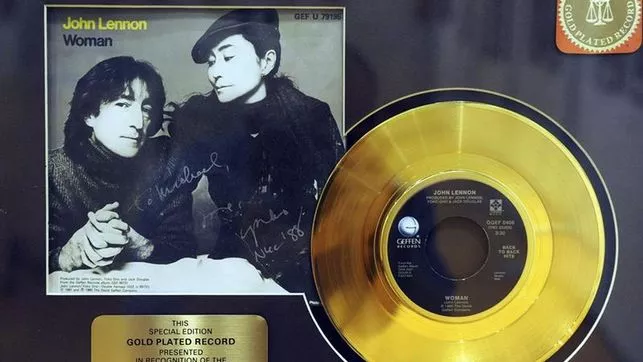 ponen-venta-john-lennon-asesino_ediima20170717_0700_4