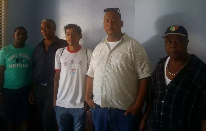 pacientes-de-hemodialisis-protesta-por-falta-de-atencion-en-hospital-de-puerto-plata-2