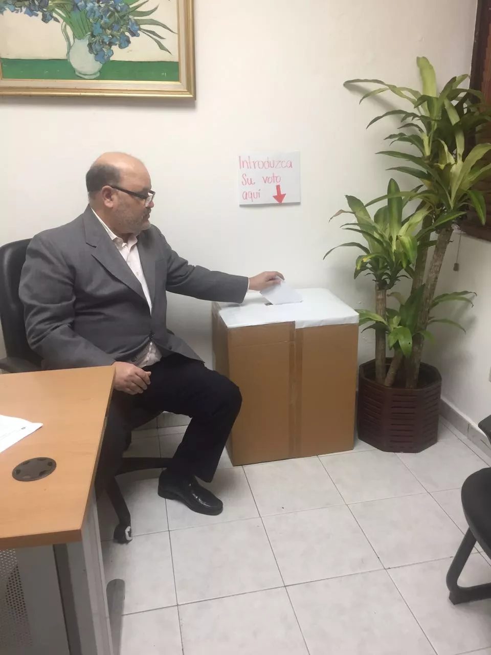 ramon-tejada-votando