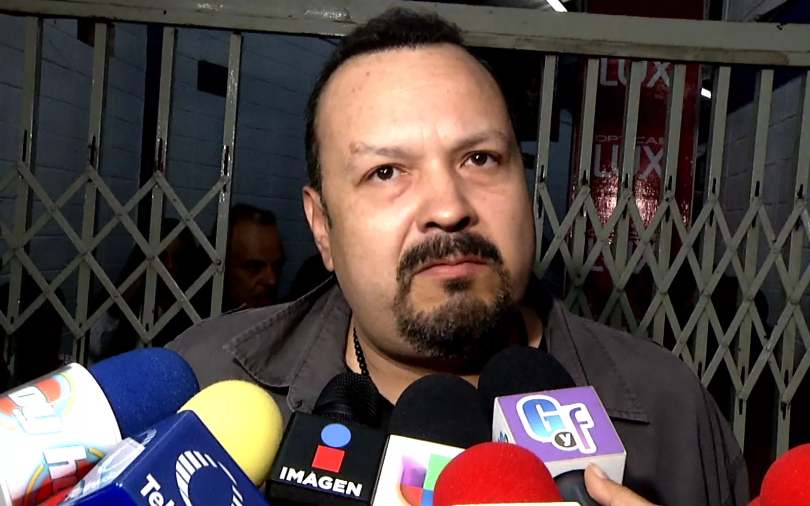 pepe-aguilar-2129036