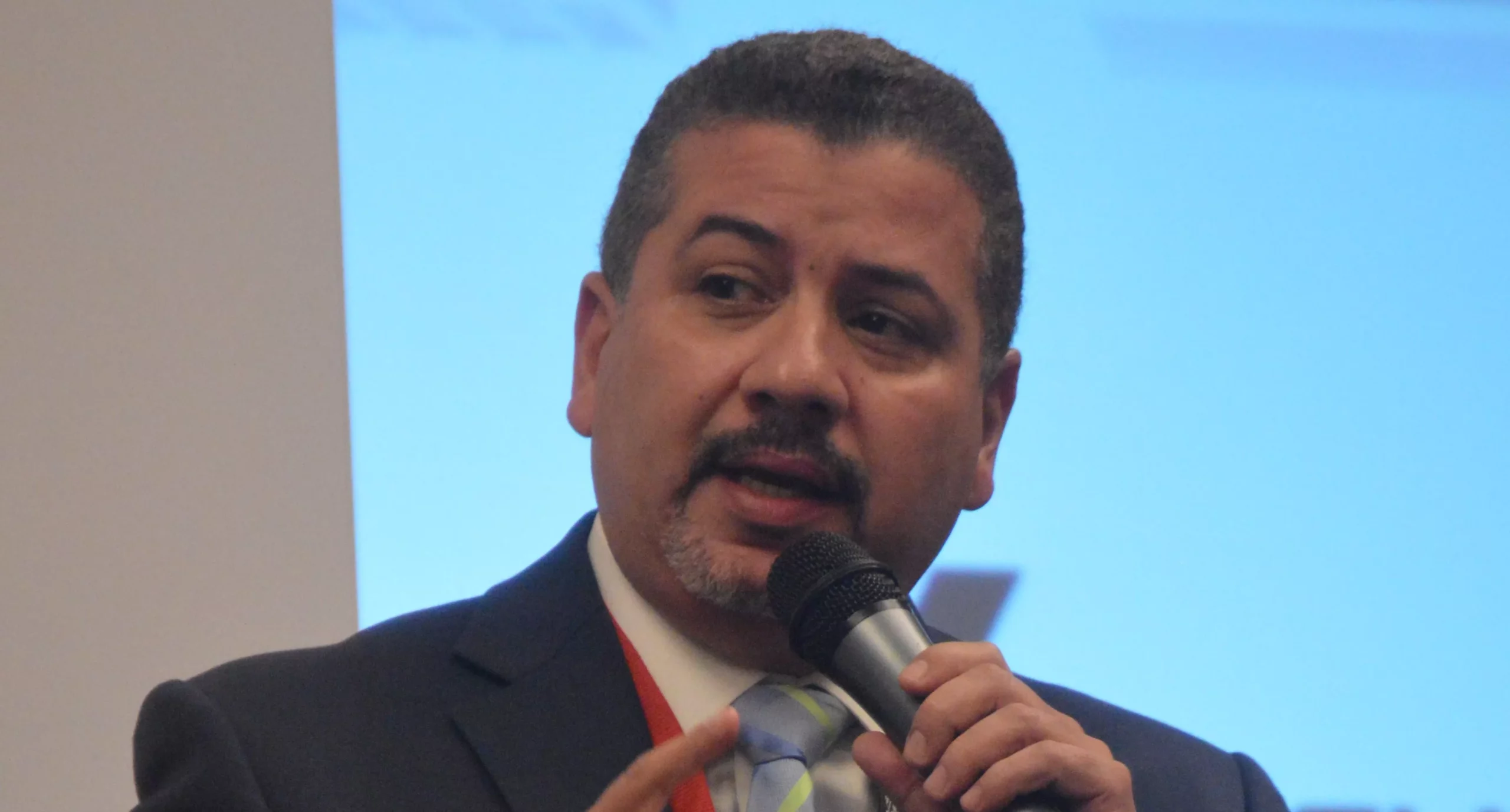 2-cesar-fernandez-director-del-centro-de-estudio-de-urbanismo-e-infraestructura-de-funglode