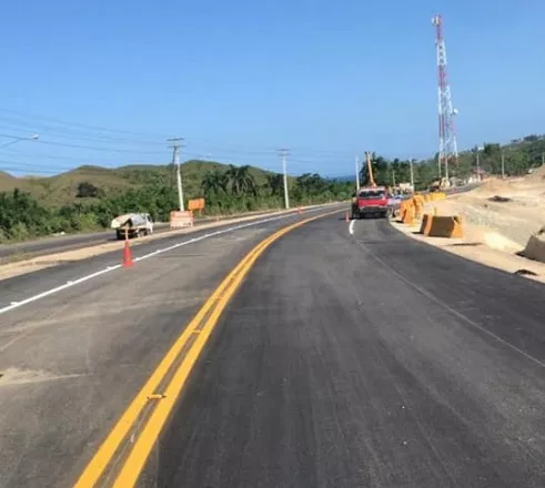 advierten-visos-de-construccion-en-tramo-carretero-de-8-kilometros-de-maimon-a-cofresi-en-puerto-plata-1