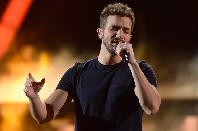 latin-grammys-2015-pablo-alberan-performance-billboard-650