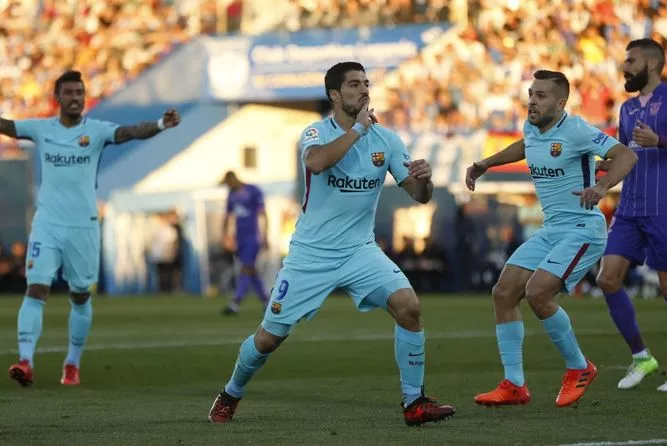 luis-suarez-cen-triunfo-barcelona_lprima20171118_0030_35