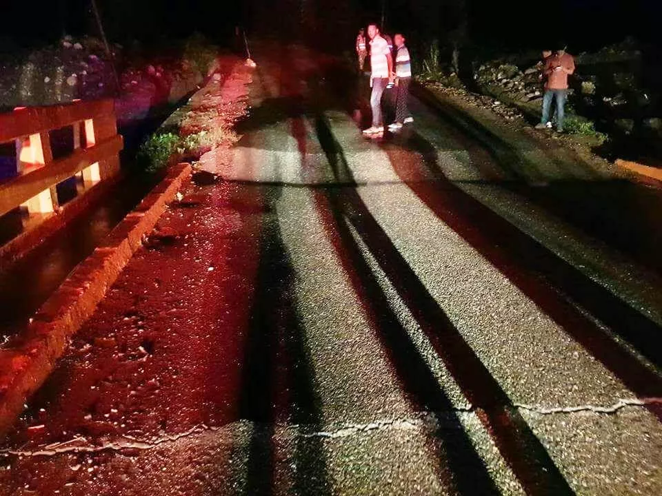 crecida-de-rio-bajabonico-hace-colapsar-puente-en-imbert-varias-comunidades-estan-aisladas-por-crecida-de-rios-1