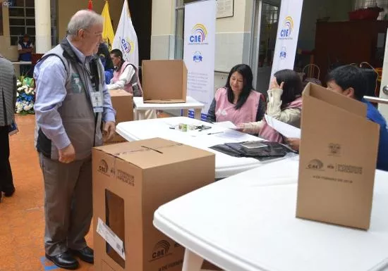 20180203014857_unasur-desplegara-30-observadores-e_tn0