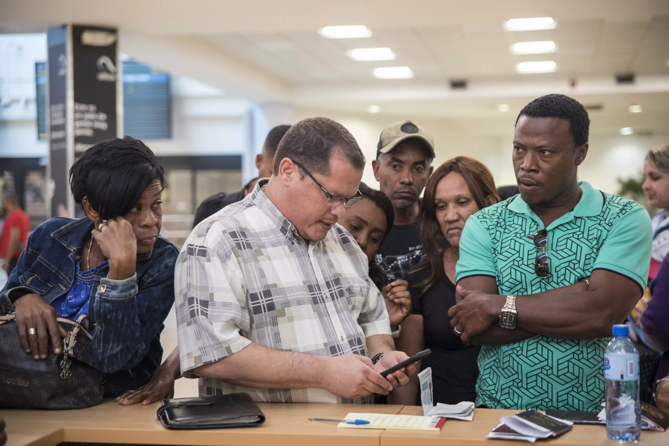 DOMINICANA-AEROLINEA SUSPENDIDA