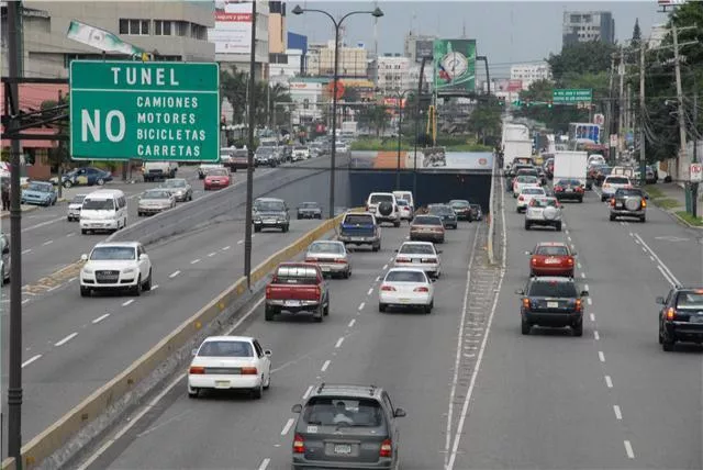 el-tunel-de-la-avenida-27-de-febrero
