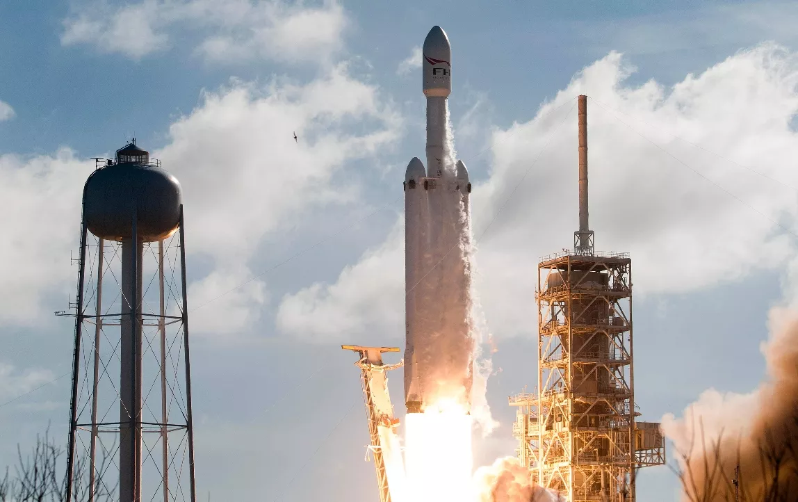 SpaceX launches Falcon Heavy rocket for first time