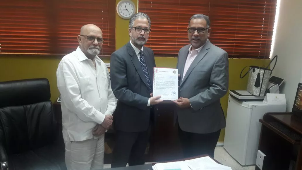 foto-entrega-del-informe-financiero-del-prsc-a-la-jce-en-la-nota-abajo-esta-el-pie-de-foto