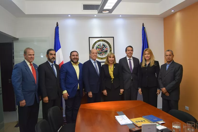 comision-de-los-partidos-de-oposicion-en-visita-a-la-oea