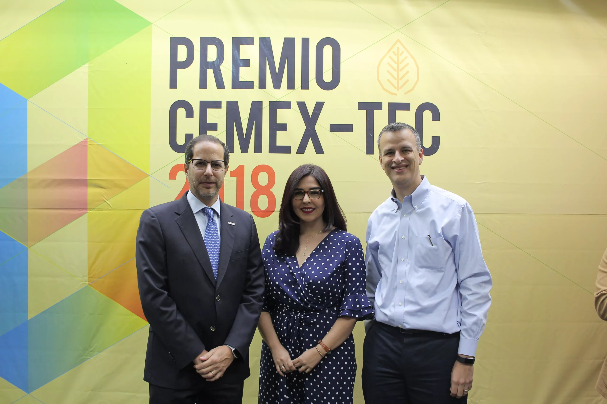 principal-alejandro-ramirez-cantu%2c-ana-maria-martinez-y-homero-gonzalez-2