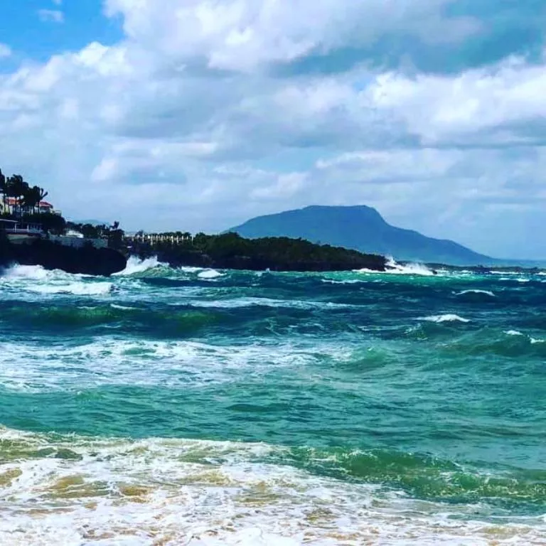 sigue-eloleaje-anormal-en-puerto-plata-autoridades-mantienen-las-restricciones-en-el-uso-de-las-playas