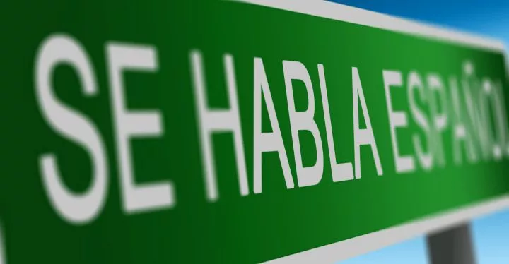 se-habla-espan%cc%83ol-sign_720x340