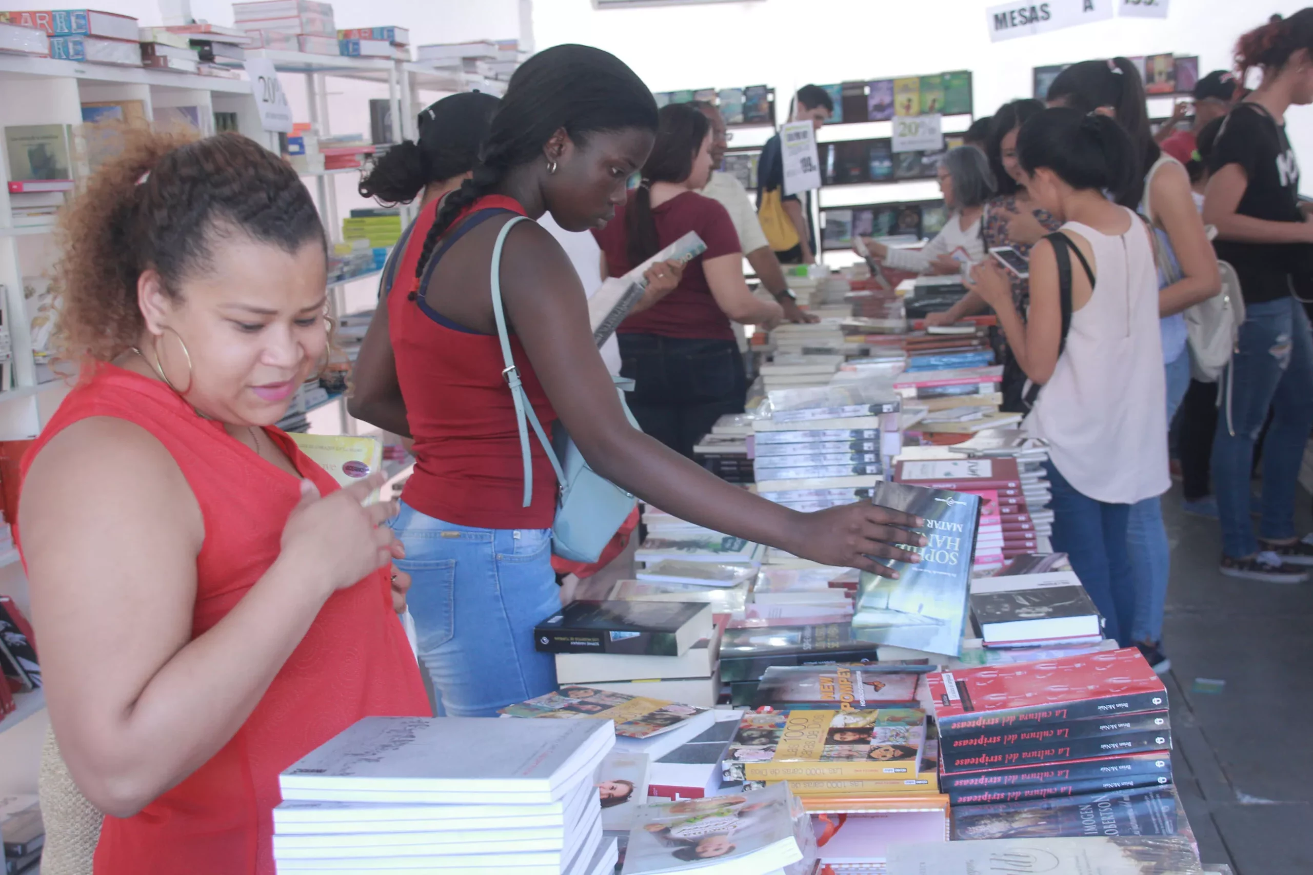Feria del libro concluye con mas de 700 mil visitas. Foto: Elieser Tapia.