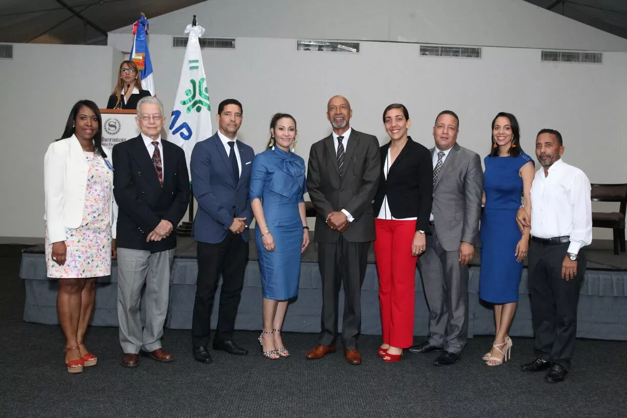 foto-font-frias-afirma-sistema-de-salud-dominicano-avanza-en-eficiencia-y-calidad-de-los-servicios