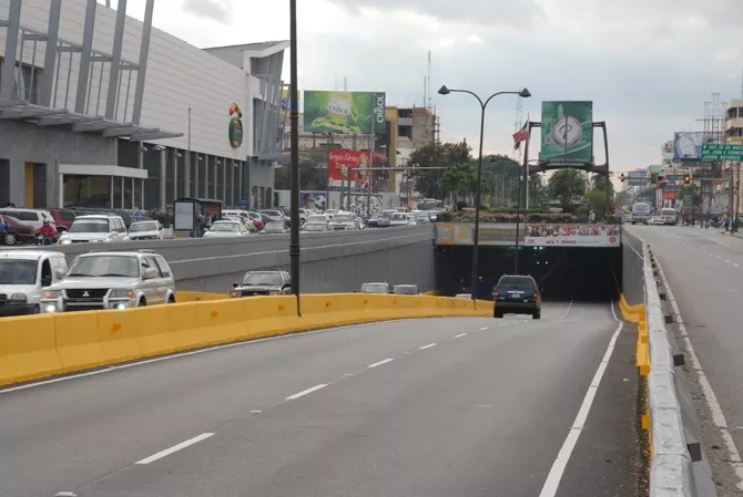 Los días lunes y martes será cerrado al tránsito en el túnel de la avenida 27 de Febrero.