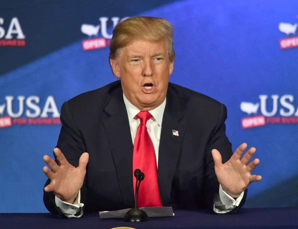 Trump heads to midwestern state of Ohio to promote tax reforms