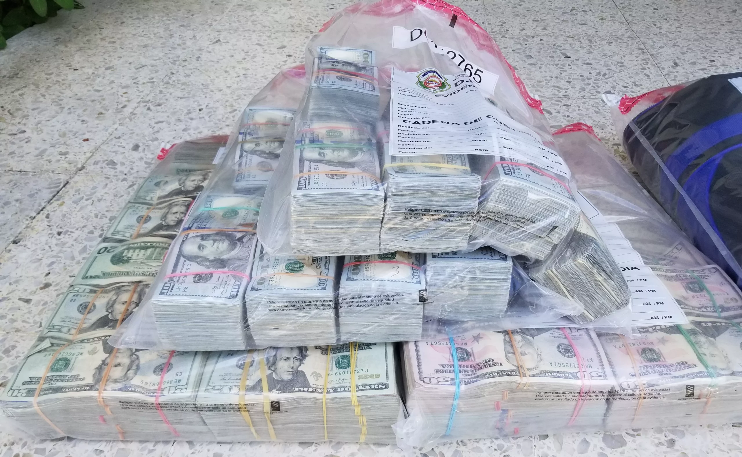 dolares