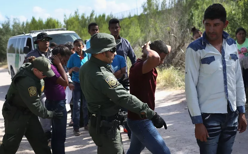 Border Patrol Agents Detain Migrants Near US-Mexico Border