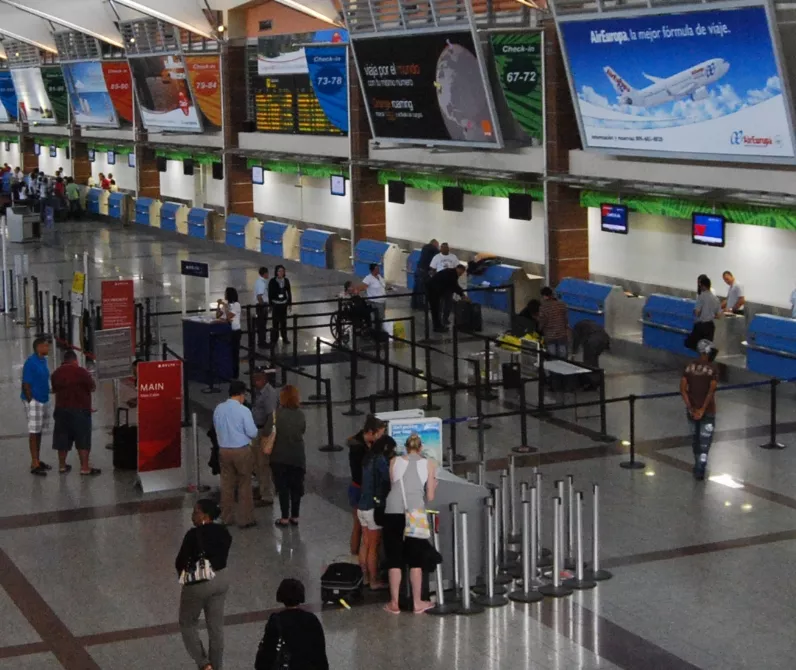 Aeropuerto Internacional de la Américas. Hoy/ Diogenes Tejada 08/02/2011