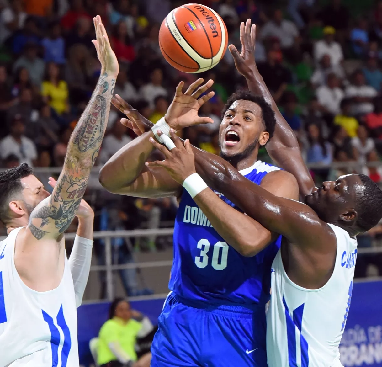 Jonathan Araújo ante Puerto Rico