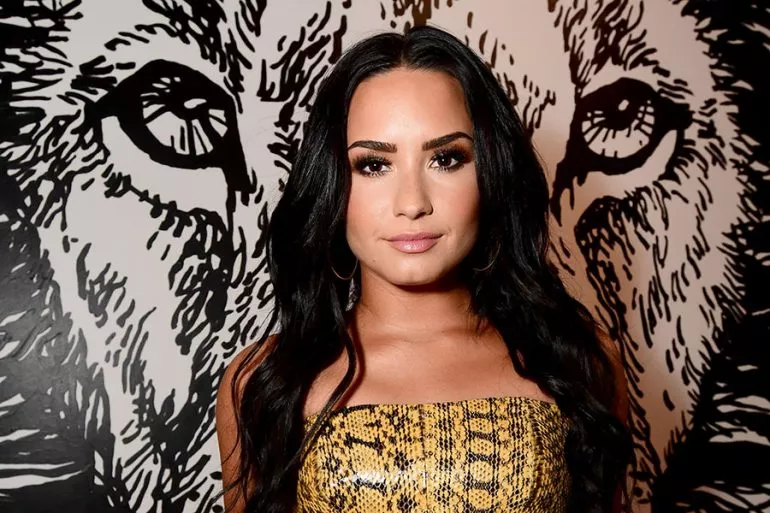 900demi-lovato-leon-770×513