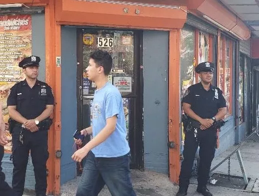 bodega-asesinaron-dominicano-en-el-bronx-reabre-bajo-vigilancia-policial