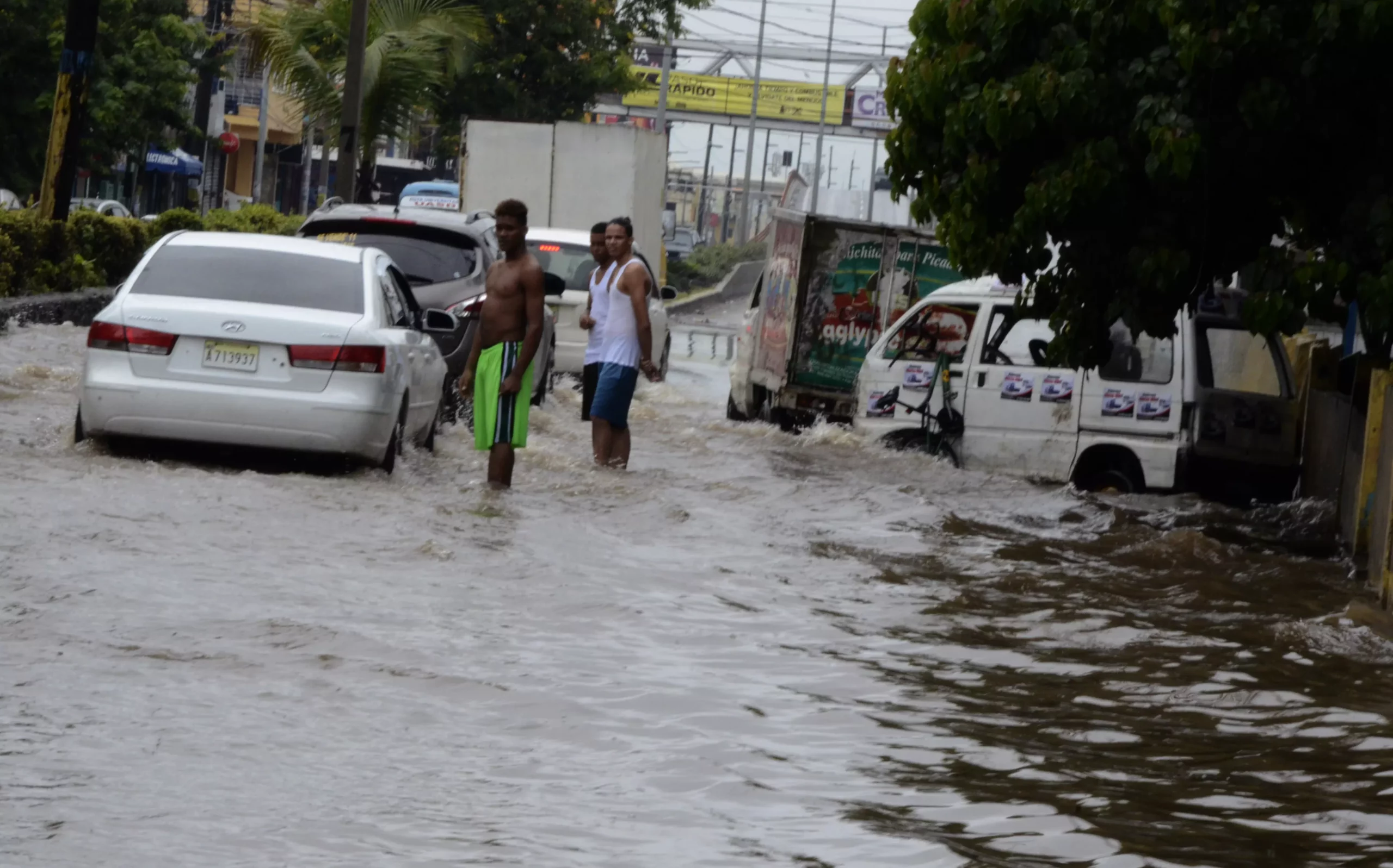 Calles inundadas en la ciudad,San vicente de Paul/foto Jose de Leon