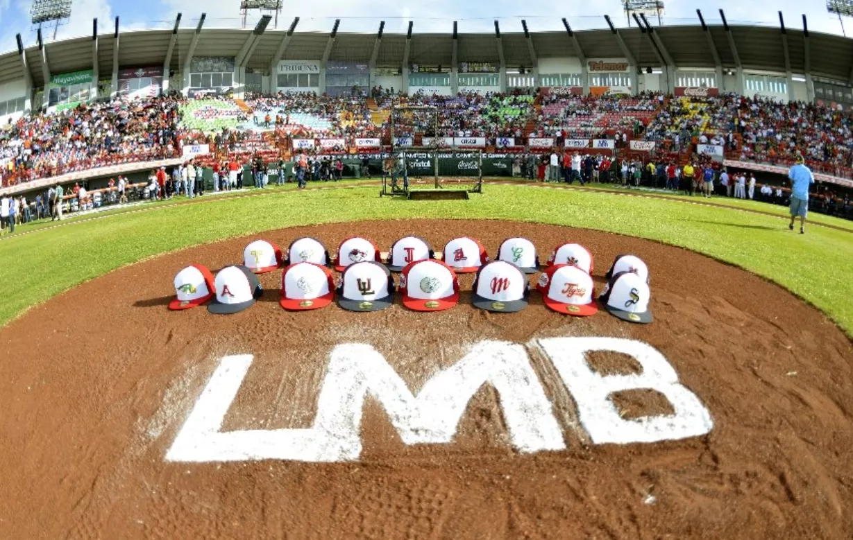 36d-La Liga Mexicana de Béisbol funcionó hasta el este año con 16 equipos en diferentes zonas.