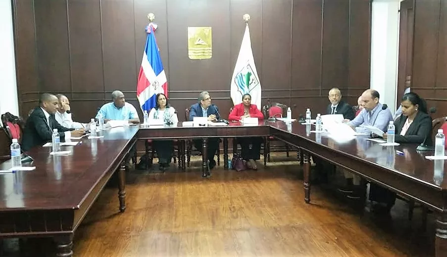 turba-de-supuestos-dirigentes-comunitarios-boicotea-vista-publica-donde-se-conoceria-propuesta-modificar-ley-establecio-la-coraapplata