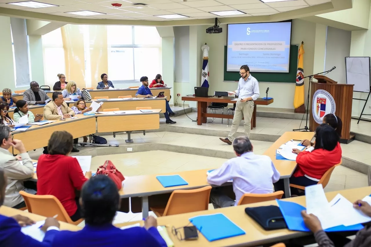 uno-de-los-talleres-de-capacitacion-de-acap