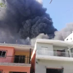 Dos muertos y 22 heridos por explosión en fábrica de plástico en Villas Agrícolas