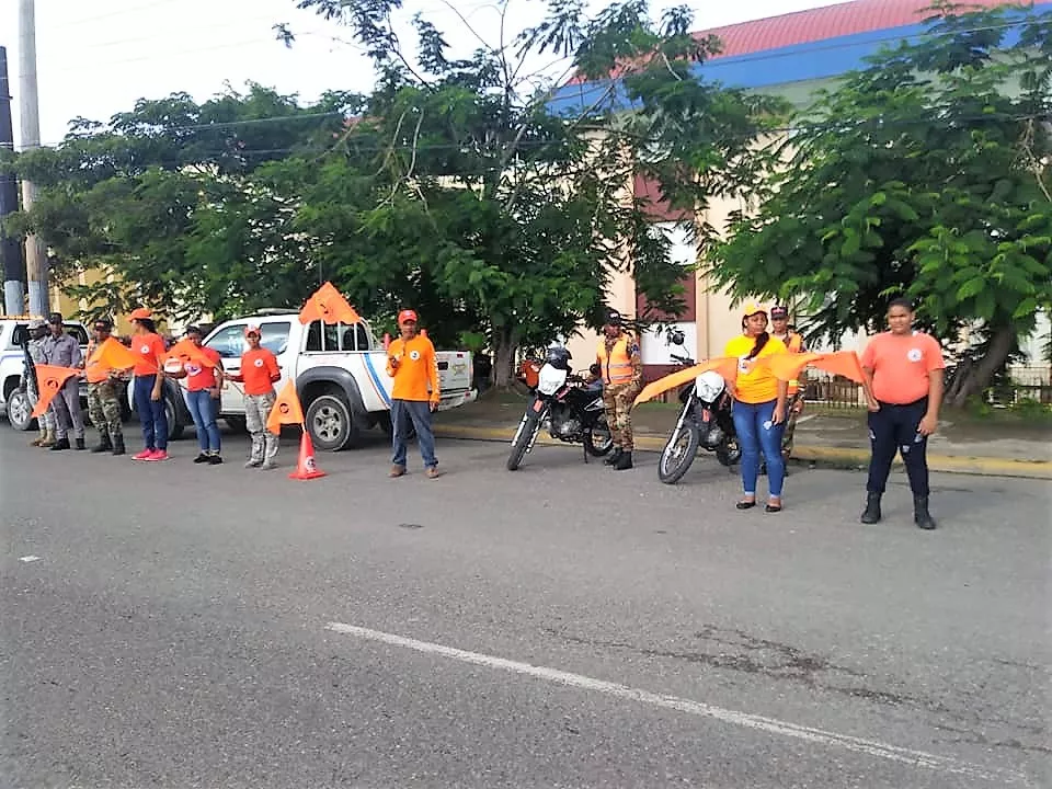 miembros-de-la-defensa-civil-y-organismos-de-seguridad-en-puerto-plata-realizan-badereos-preventivos-de-accidentes-viales