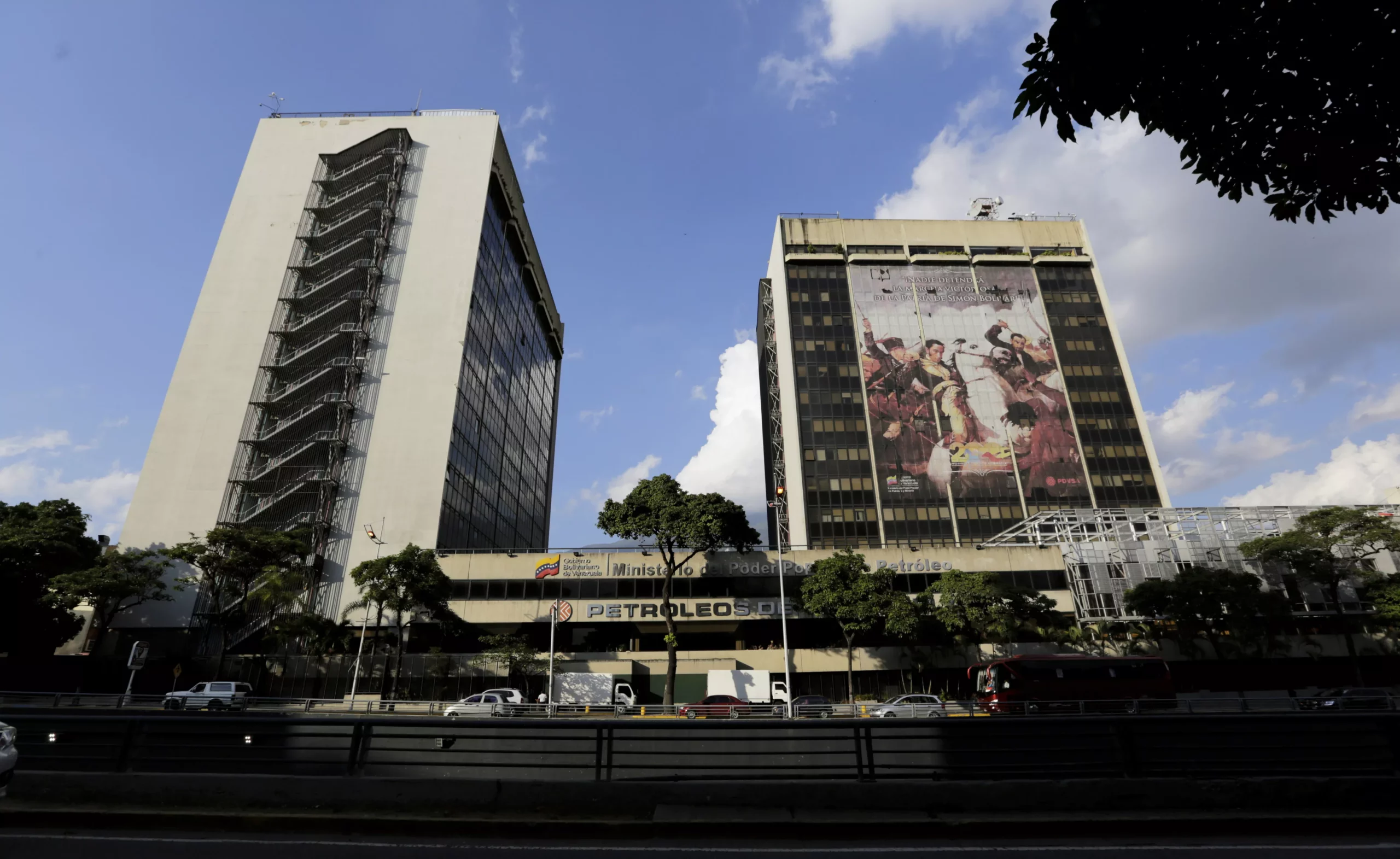 Venezuela Political Crisis. pdvsa, petroleos