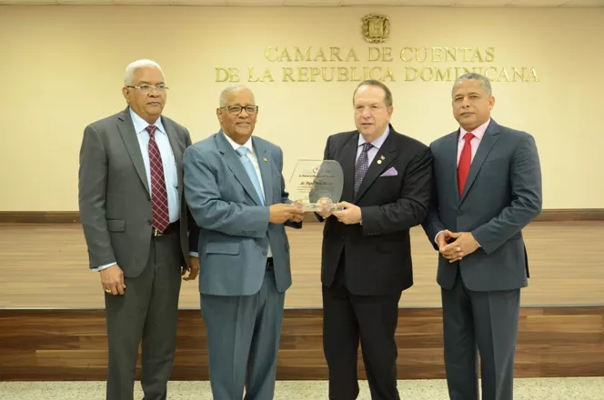 fotos-reconocimiento-cc-perez-modesto