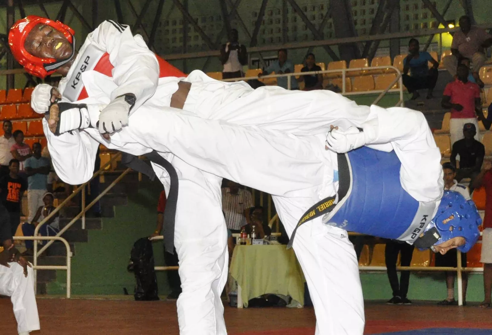 gabriel mercedes y luis pie en taekwondo/hoy/carlos alonzo/7/4/2014