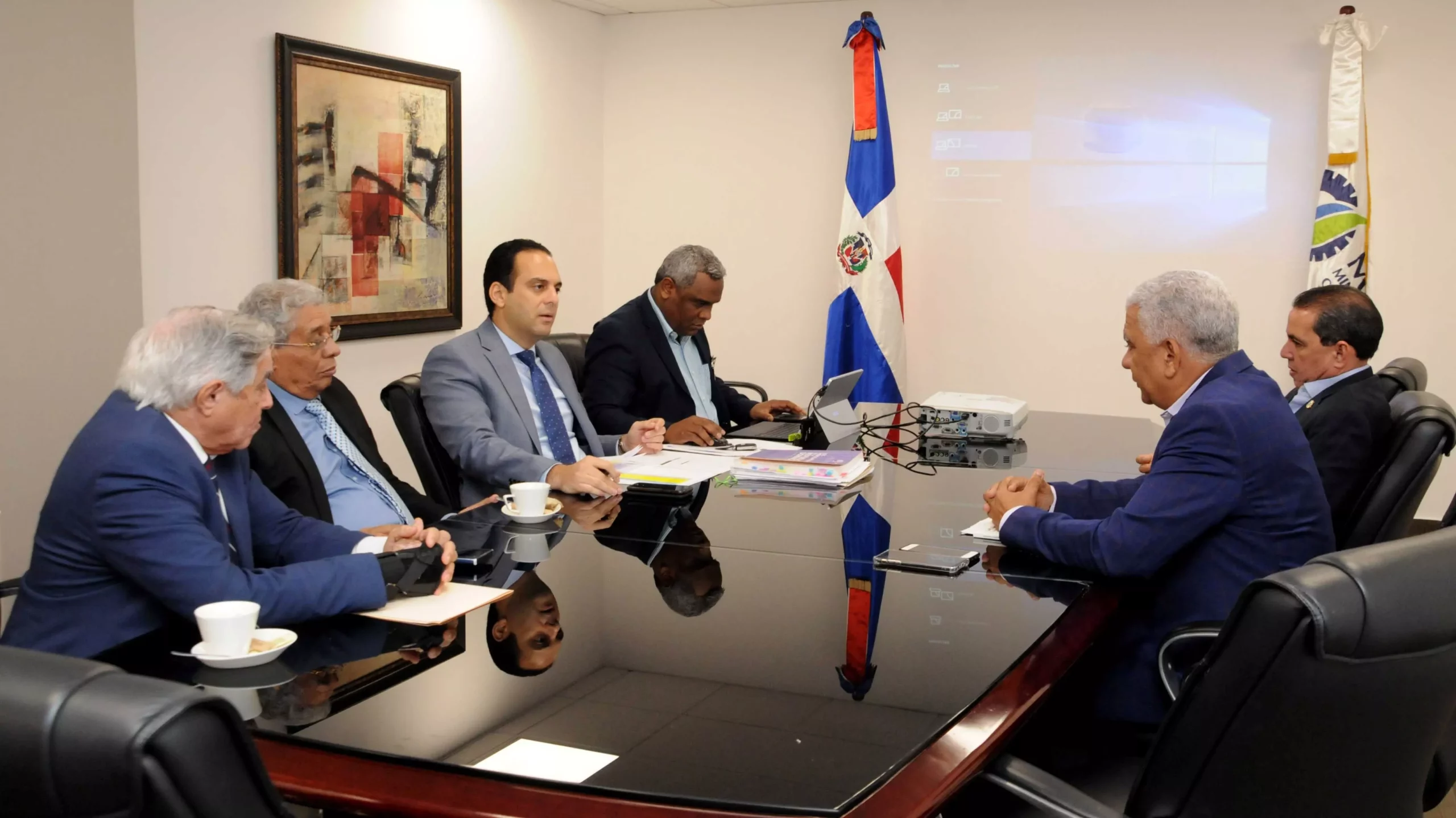 micm-explica-a-fenatrado-metodologia-de-calculos-de-precios-de-los-combustibles-y-cree-innecesario-llamado-a-paro