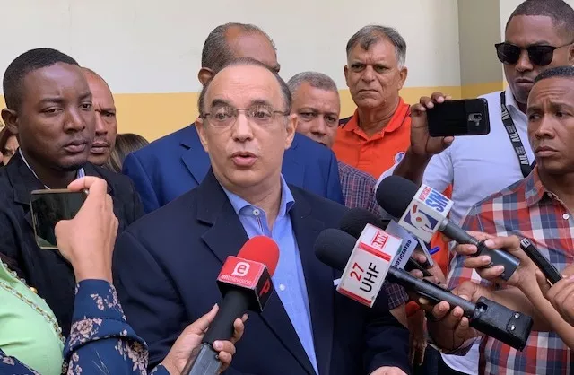 quique-antun-responde-preguntas-de-los-periodistas
